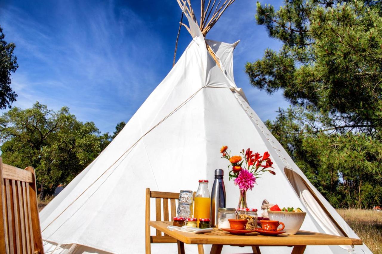 Goodmuda Tipi's Hotel Grandola Bagian luar foto