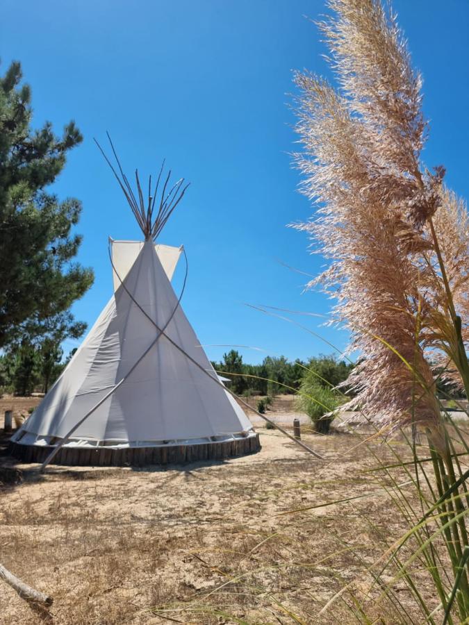 Goodmuda Tipi's Hotel Grandola Bagian luar foto